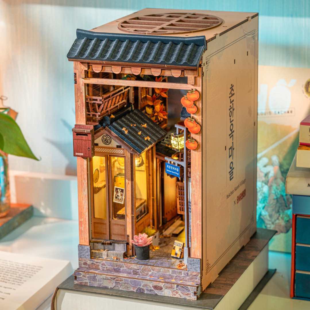 Bukchon_Hanok_Village_DIY_Book_Nook_Kit_by_ANAVRIN_3.png Bukchon Hanok Village Book Nook Kit - 图片 1